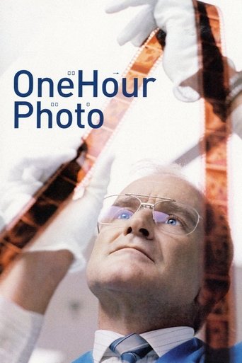 One Hour Photo (2002) movie poster